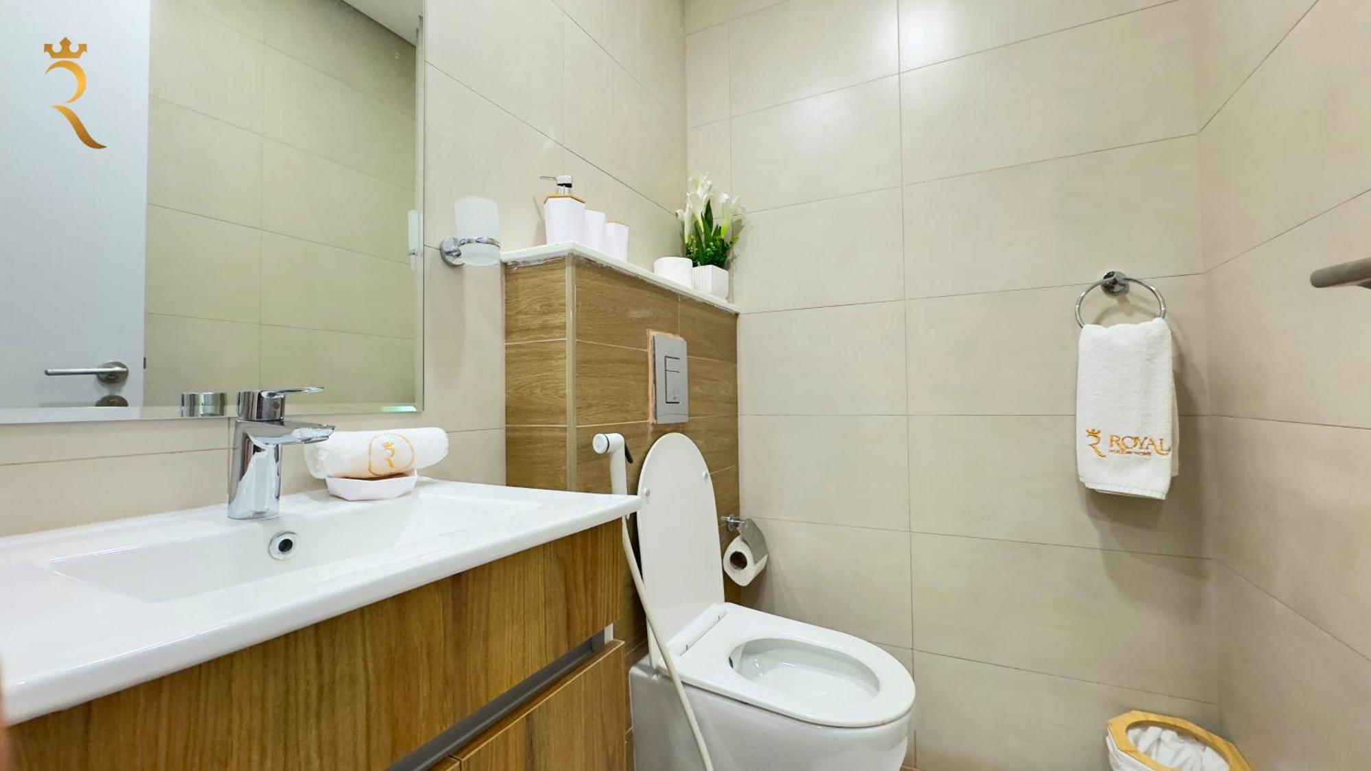 Refined 2br Escape With Pool And Parking - Masdar Abu Dhabi