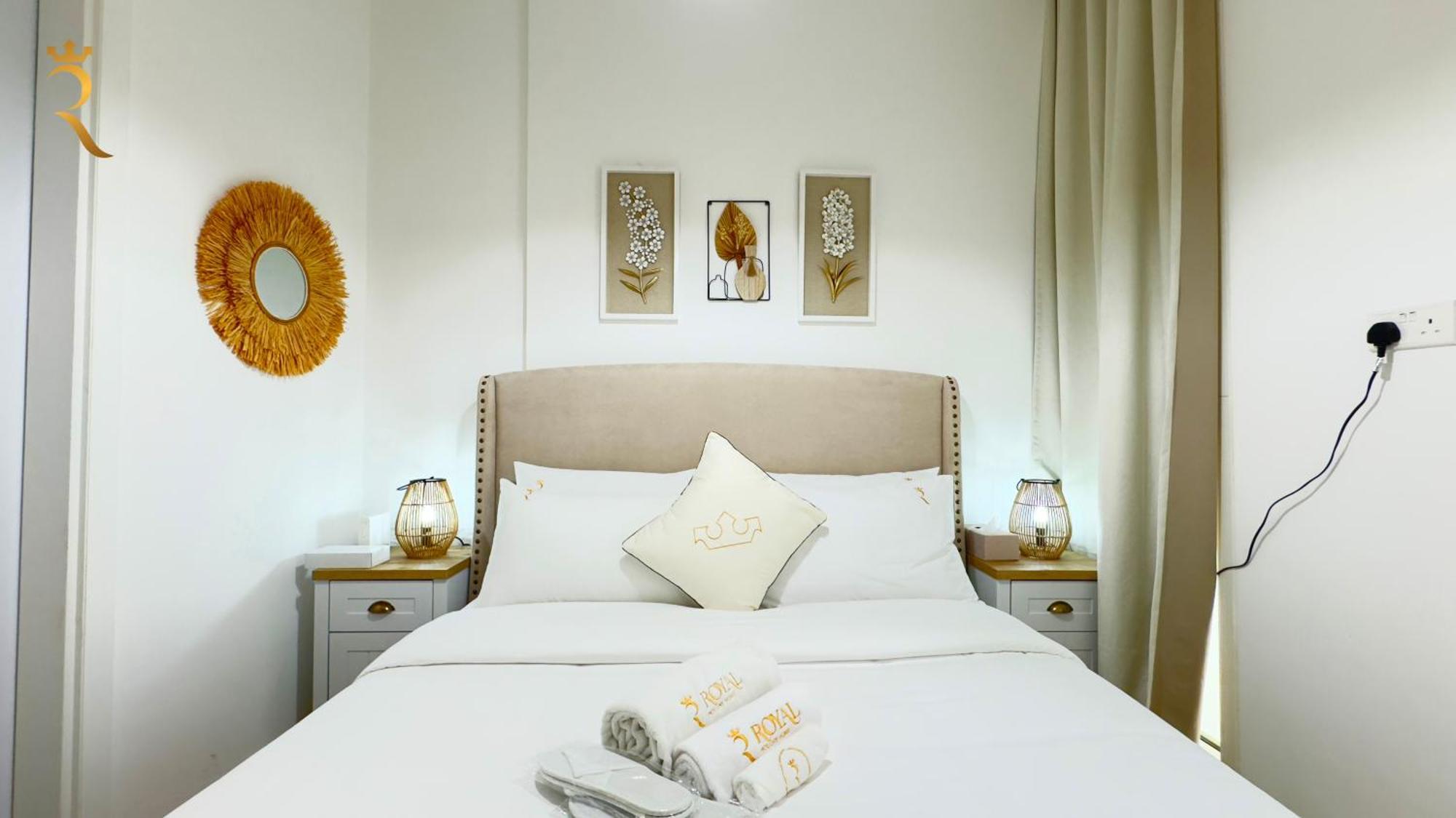 Refined 2br Escape With Pool And Parking - Masdar