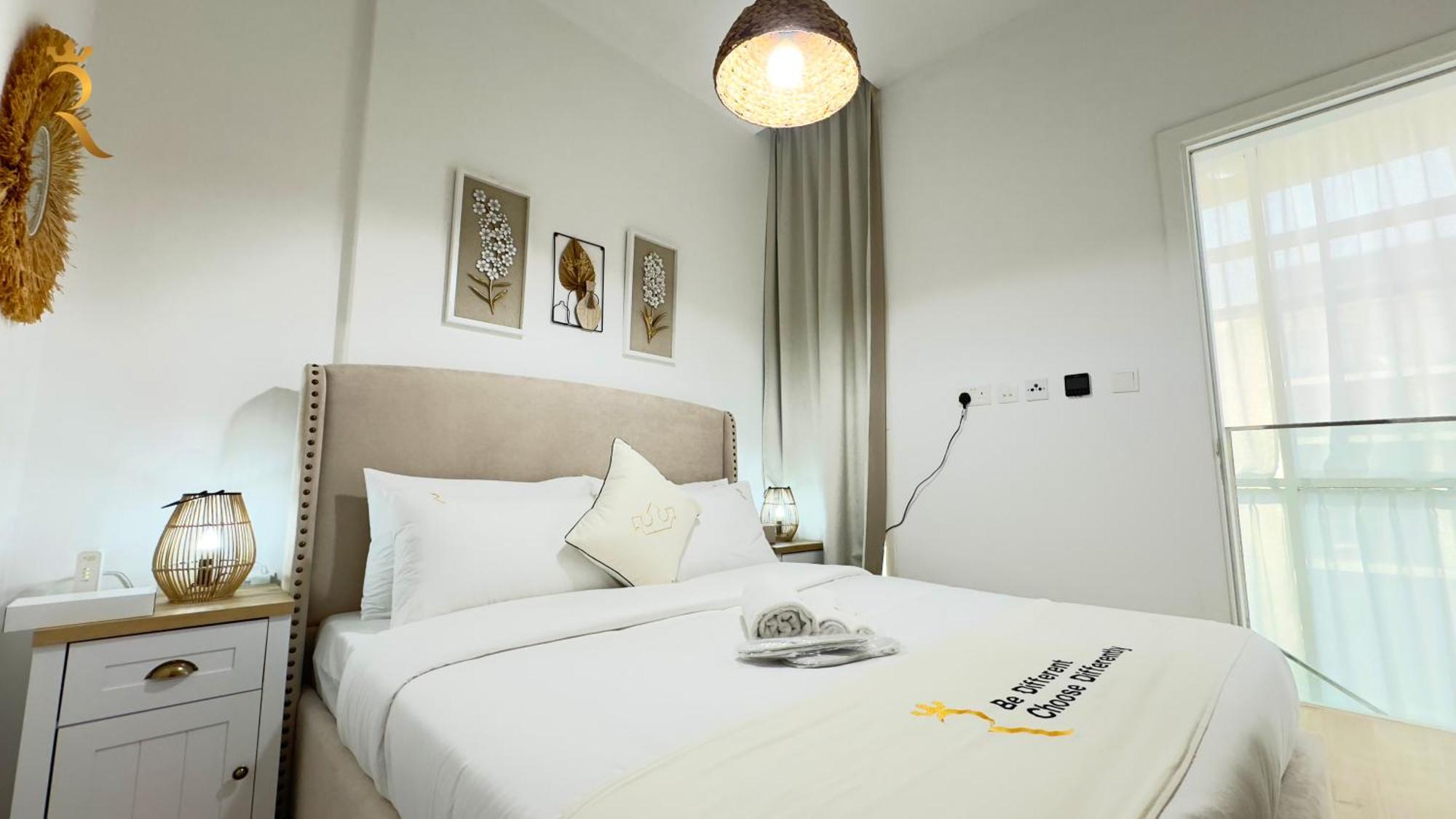 Refined 2br Escape With Pool And Parking - Masdar Appartamento